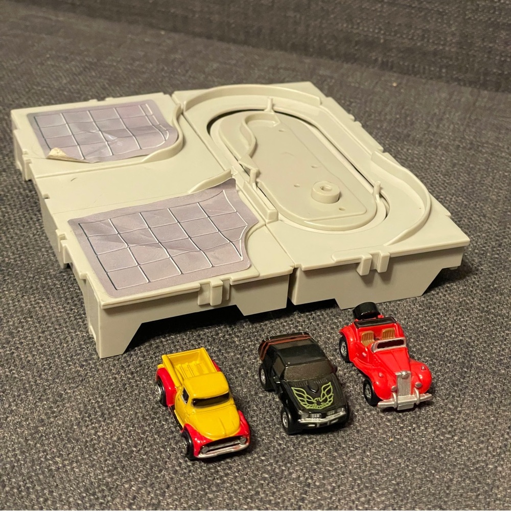 Travel City Car Wash Shop Mini PlaySet Incomplete 1987 & 3 Micro Machines Galoob